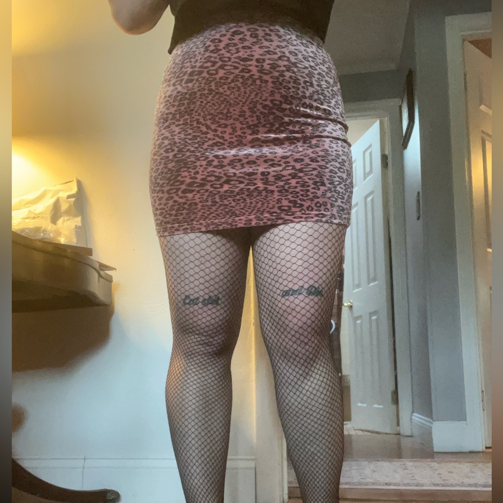 Sexy velvet leopard print mini skirt!